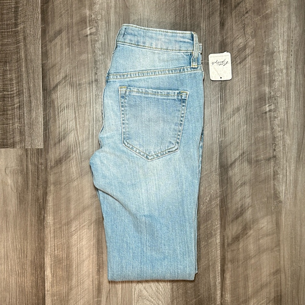 We The Free Light Blue Ankle Jeans